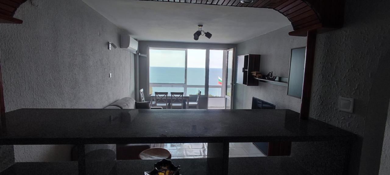 Sea View Flora Apartment Burgas Luaran gambar